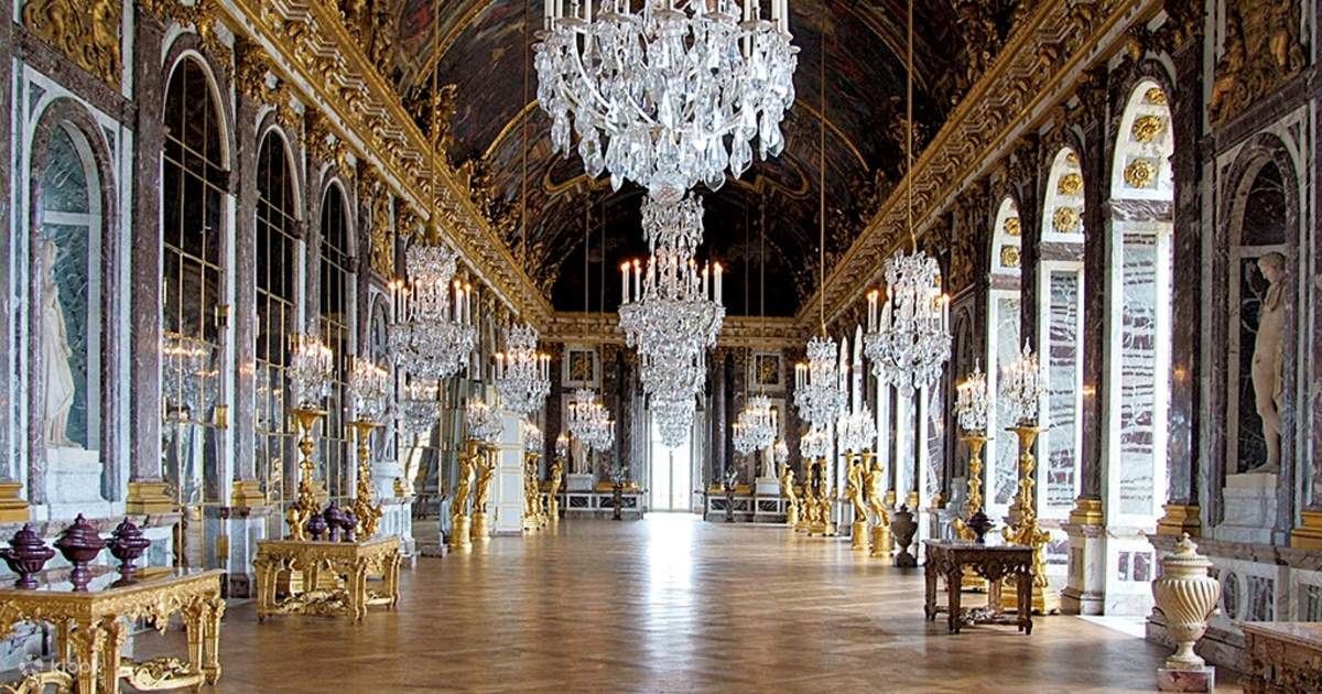 ヴェルサイユ宮殿とルーブル美術館 小グループツアー（優先入場